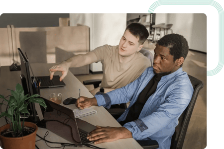Les gestionnaires de risques analysent les contrats existants